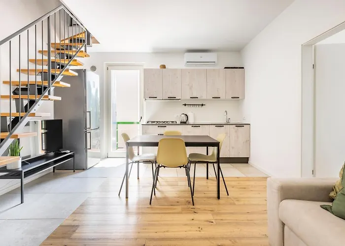 Trendy Aparment With Garage Right By The Lake