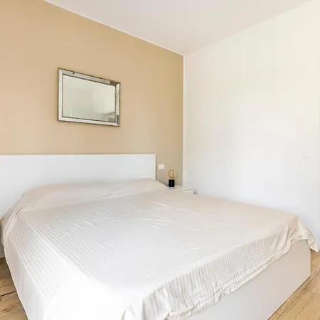 Trendy Aparment With Garage Right By The Lake Sirmione Esterno foto