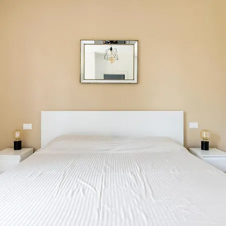 Trendy Aparment With Garage Right By The Lake Sirmione Esterno foto